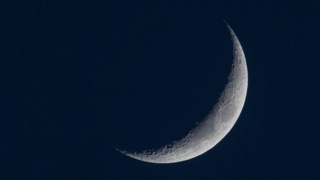 Moon crescent